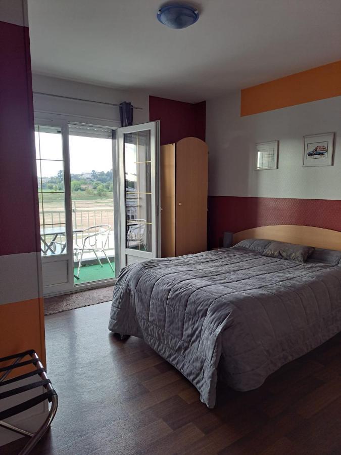 Hotel Le Petit Pecheur Saint-Florent-le-Vieil Esterno foto