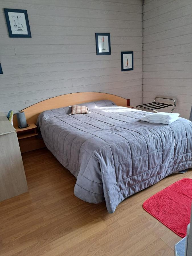 Hotel Le Petit Pecheur Saint-Florent-le-Vieil Esterno foto