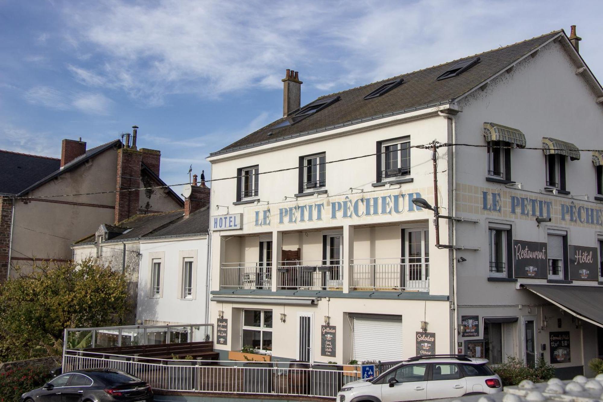 Hotel Le Petit Pecheur Saint-Florent-le-Vieil Esterno foto
