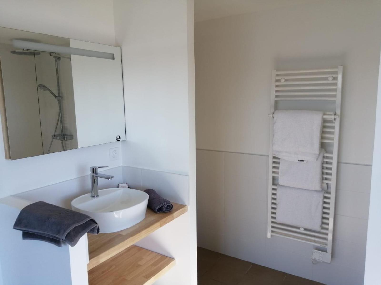 Hotel Le Petit Pecheur Saint-Florent-le-Vieil Esterno foto