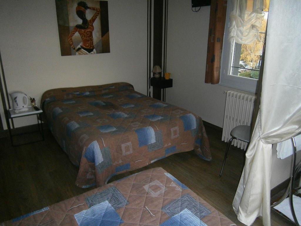 Hotel Le Petit Pecheur Saint-Florent-le-Vieil Esterno foto