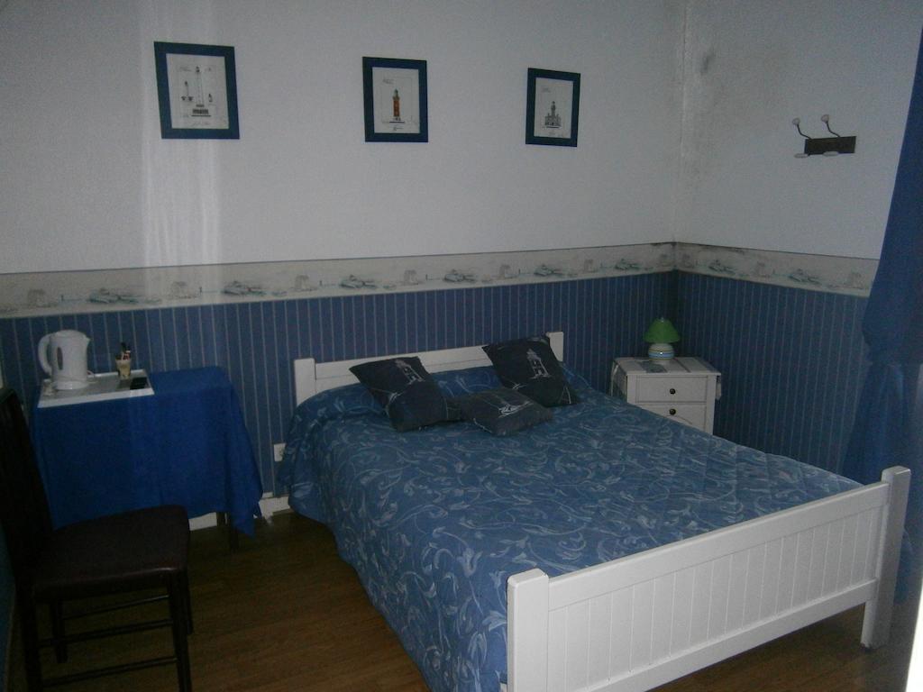 Hotel Le Petit Pecheur Saint-Florent-le-Vieil Esterno foto