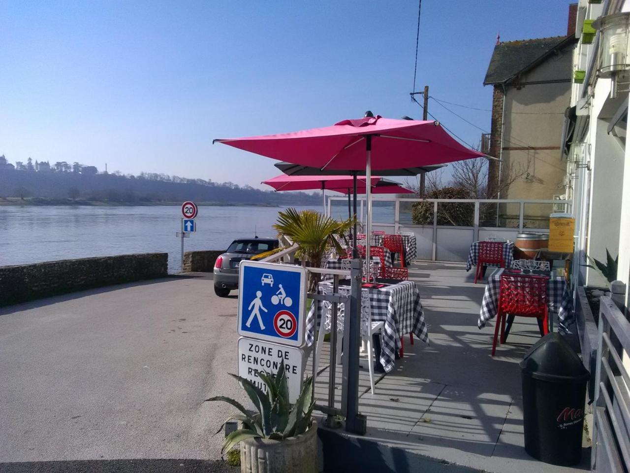 Hotel Le Petit Pecheur Saint-Florent-le-Vieil Esterno foto